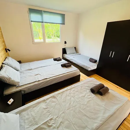 Cozyhut под наем * צ'רנומורץ