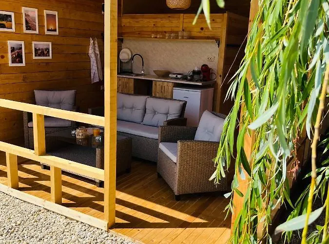 Cozyhut под наем * Tchernomorets