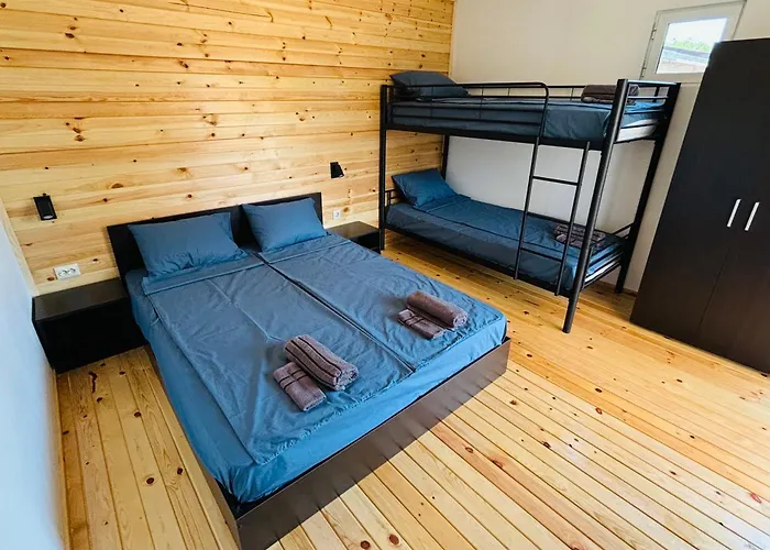 Cozyhut под наем Tchernomorets