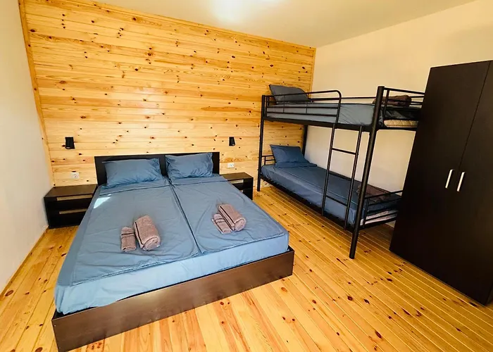 Cozyhut под наем * Tchernomorets