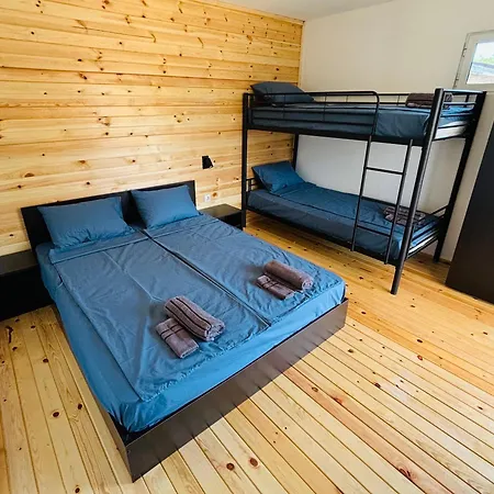 Cozyhut под наем Tchernomorets