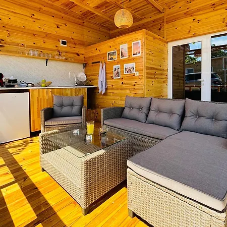 Cozyhut под наем Hébergement de vacances Tchernomorets